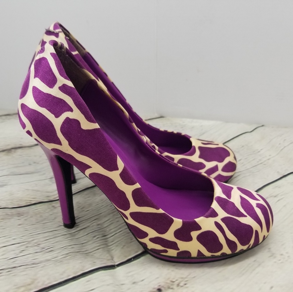 PURPLE PRINT HEELS